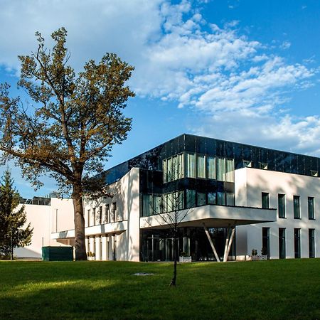 Polanka Conference Center Hotel Krosno Exterior photo