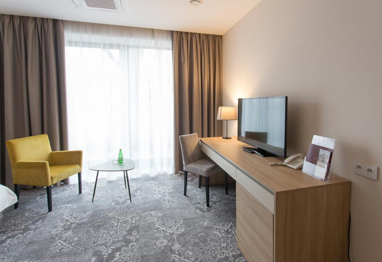 Polanka Conference Center Hotel Krosno Exterior photo