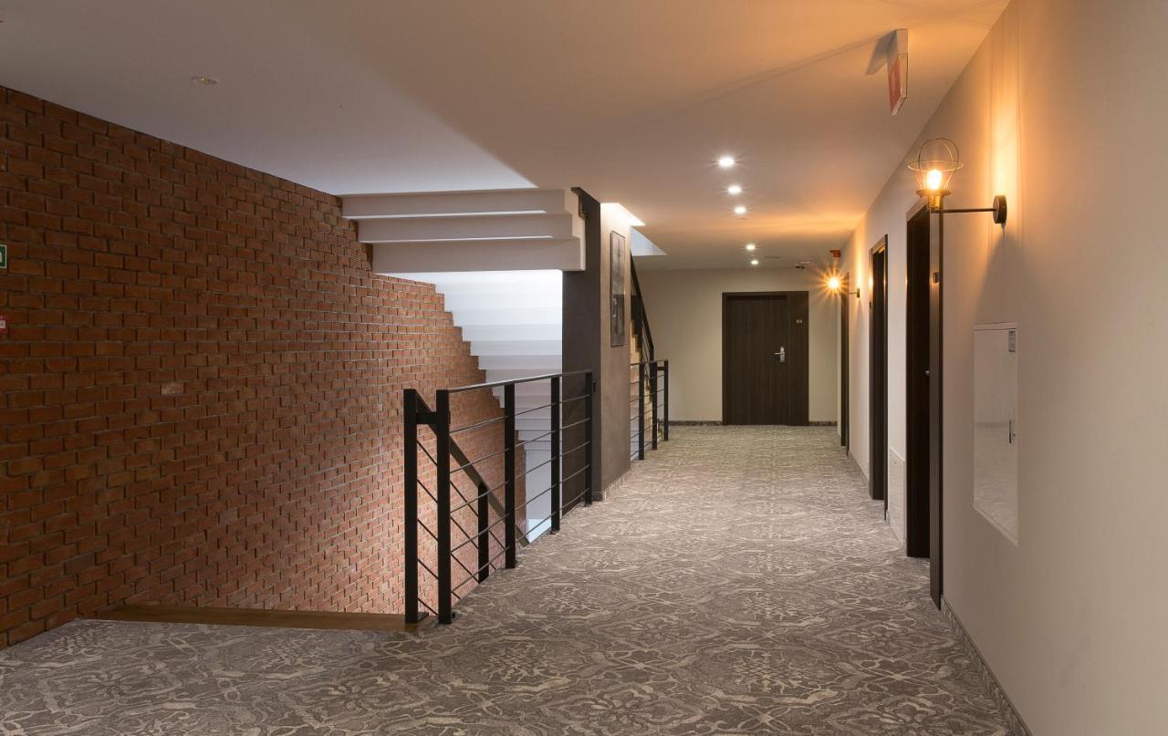 Polanka Conference Center Hotel Krosno Exterior photo