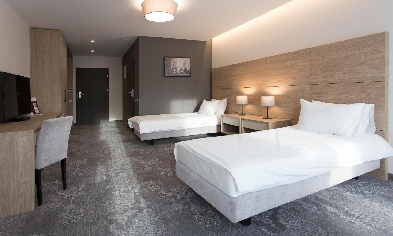Polanka Conference Center Hotel Krosno Exterior photo