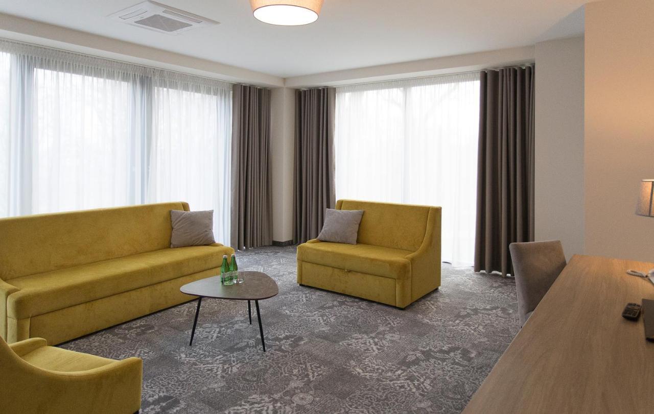 Polanka Conference Center Hotel Krosno Exterior photo